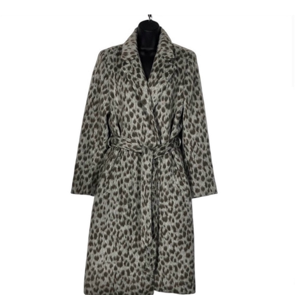 Beautiful Old Navy Gray Leopard Print Coat! So Soft & Chic! Size L With tags